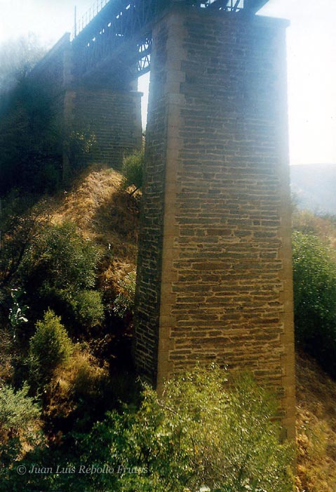 pilar_uno_puente_riscos.jpg